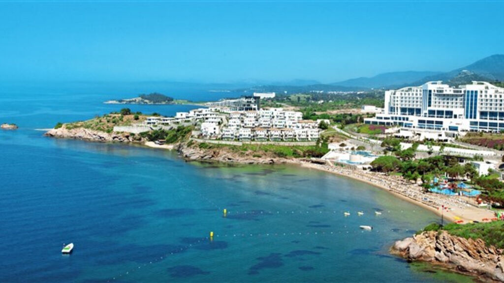 Aria Claros Beach Resort