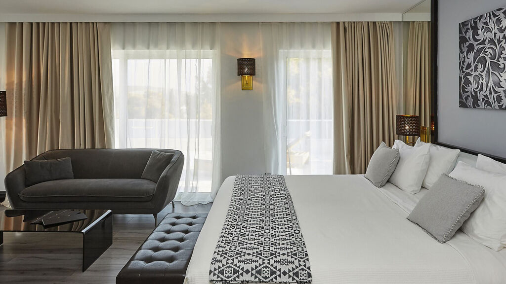 Athenian Riviera Hotel & Suites