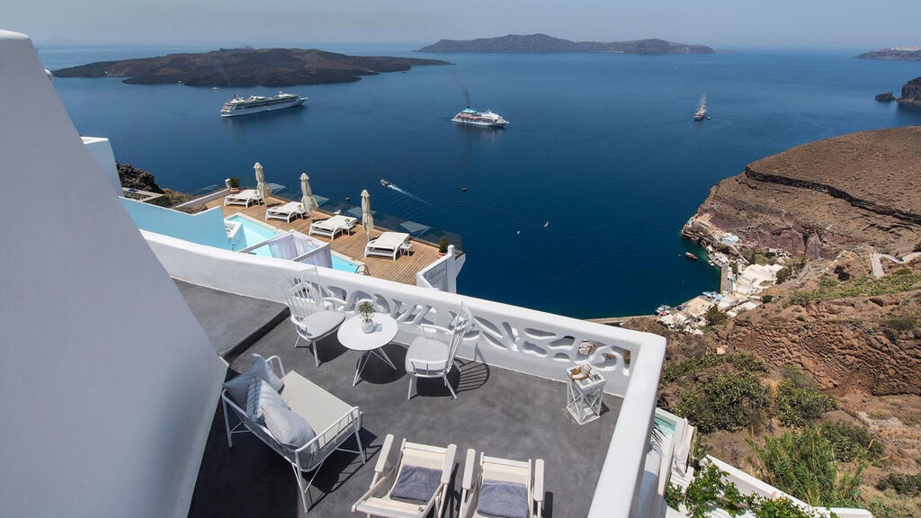 Athina Luxury Suites