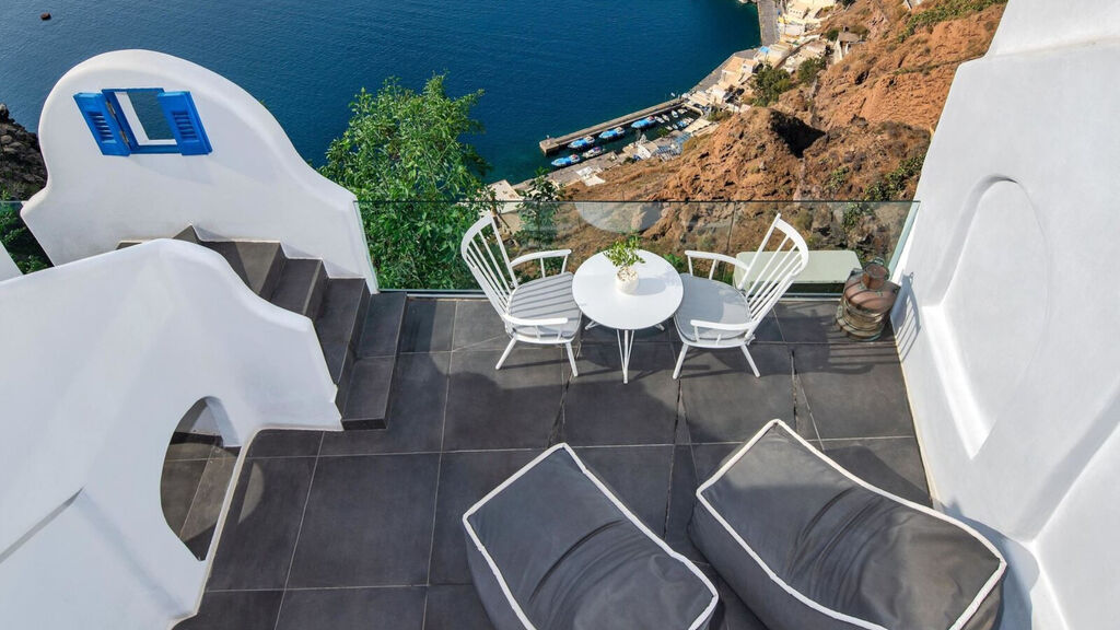 Athina Luxury Suites