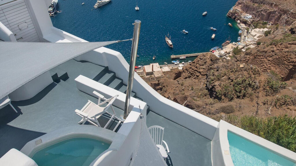 Athina Luxury Suites