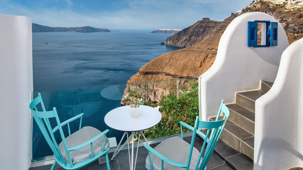 Athina Luxury Suites