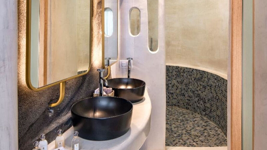 Athina Luxury Suites