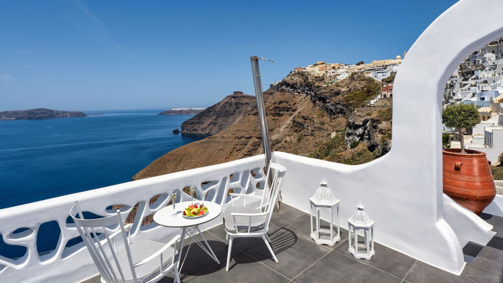 Athina Luxury Suites