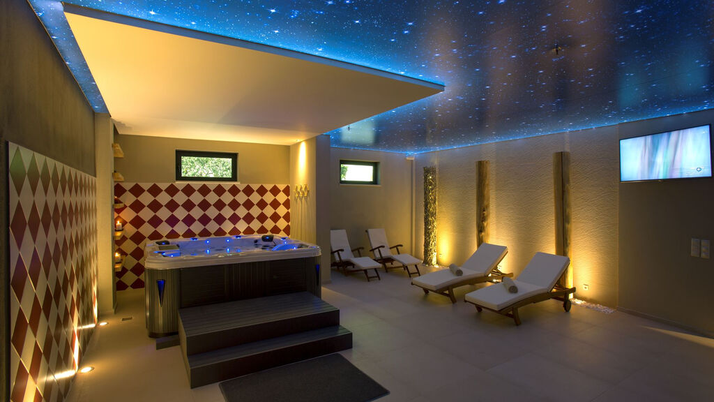 Atlantis Beach Hotel