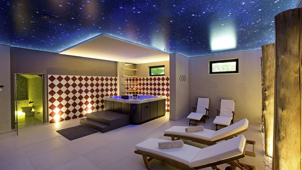 Atlantis Beach Hotel