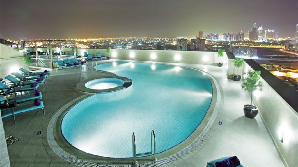 Auris Plaza