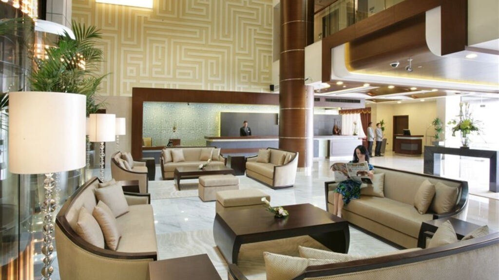 Auris Plaza