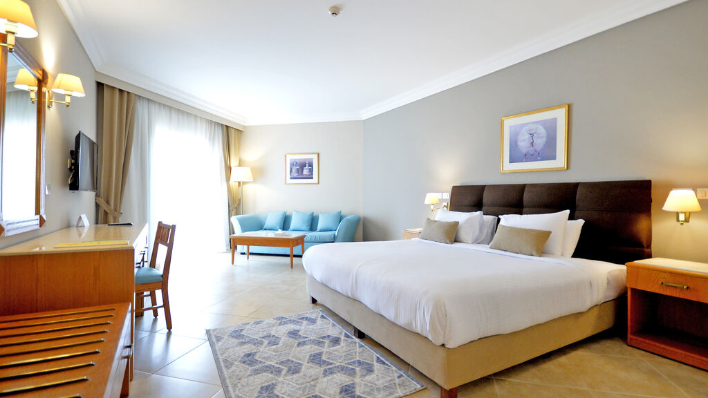 Aurora Oriental Resort