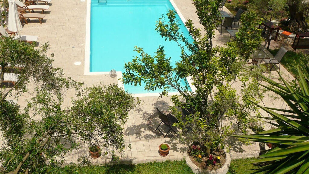 Avra Hotel