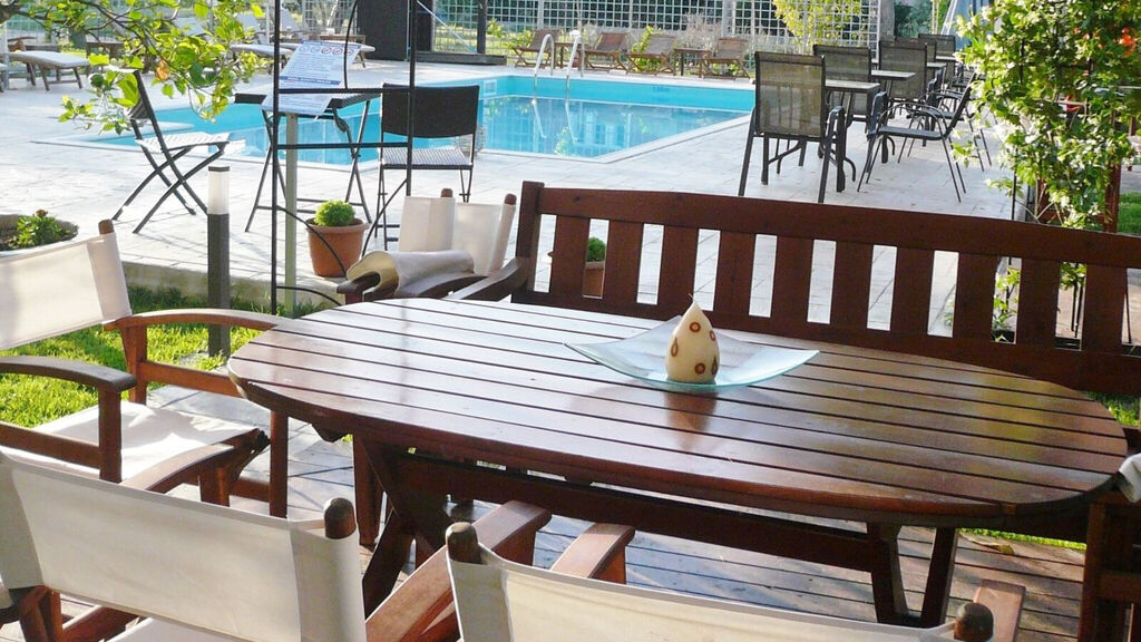 Avra Hotel