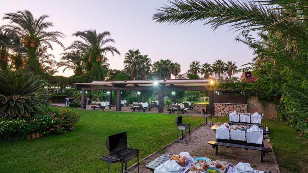 Aydinbey Famous Resort