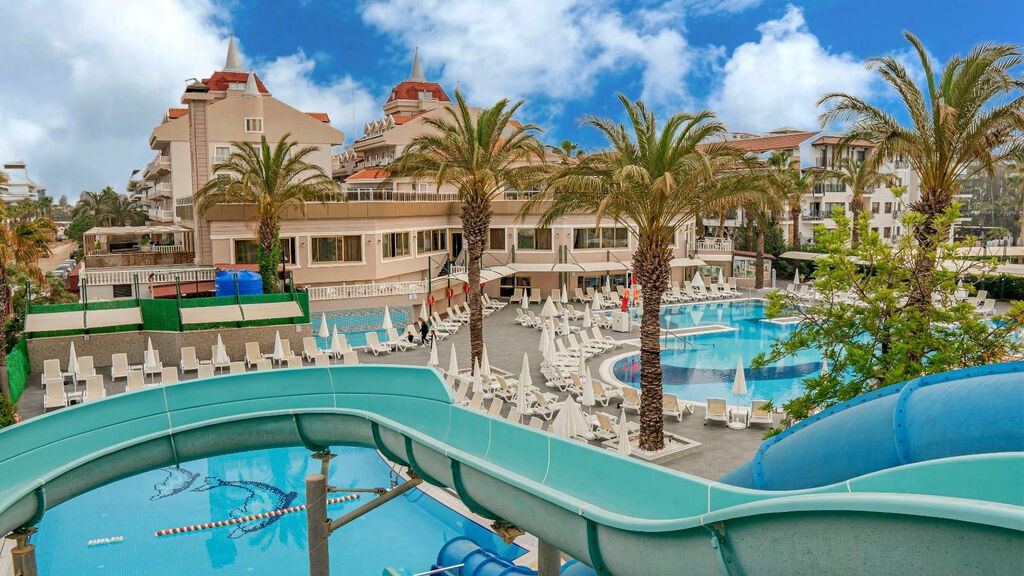 Aydinbey Famous Resort