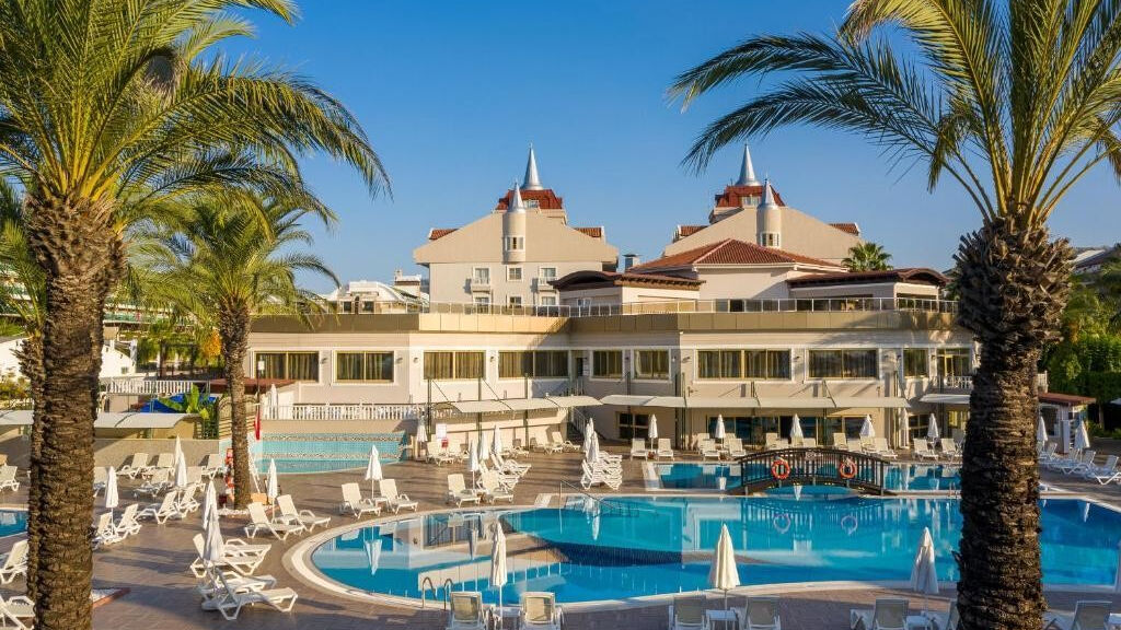 Aydinbey Famous Resort