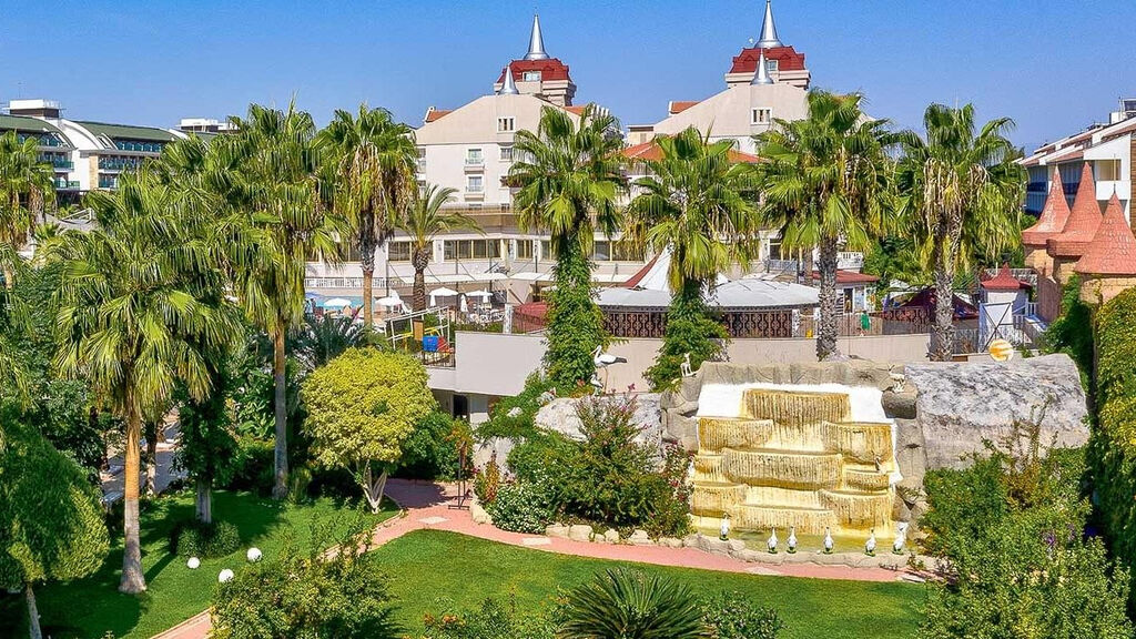 Aydinbey Famous Resort