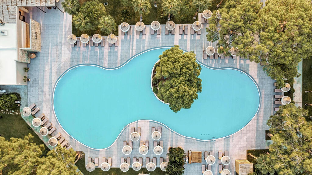 Balmy Beach Resort