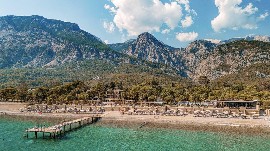 Balmy Beach Resort