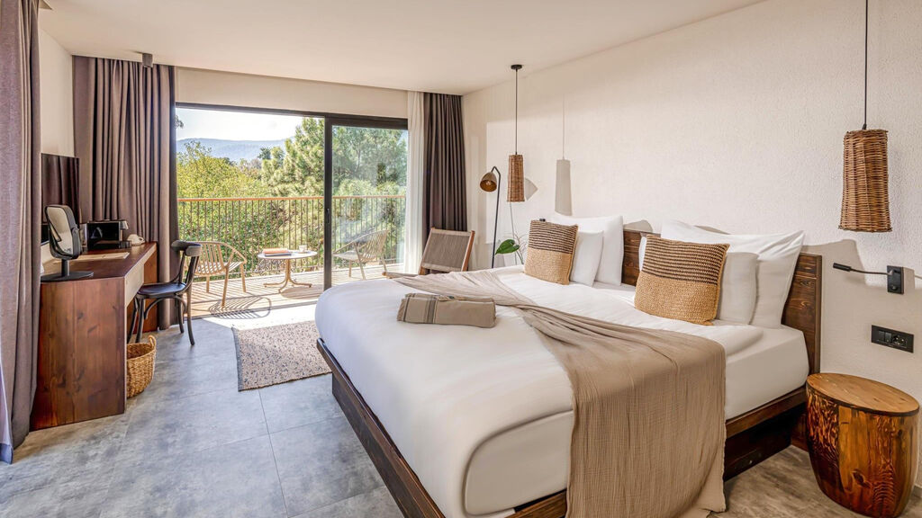 Balmy Beach Resort