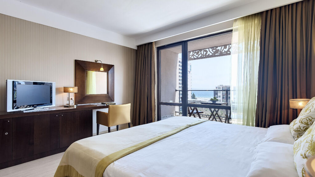 Barcelo Royal Beach