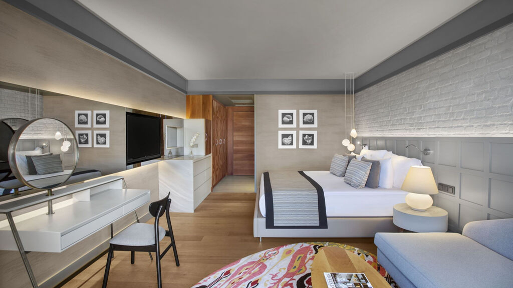 Acanthus Cennet Barut Collection
