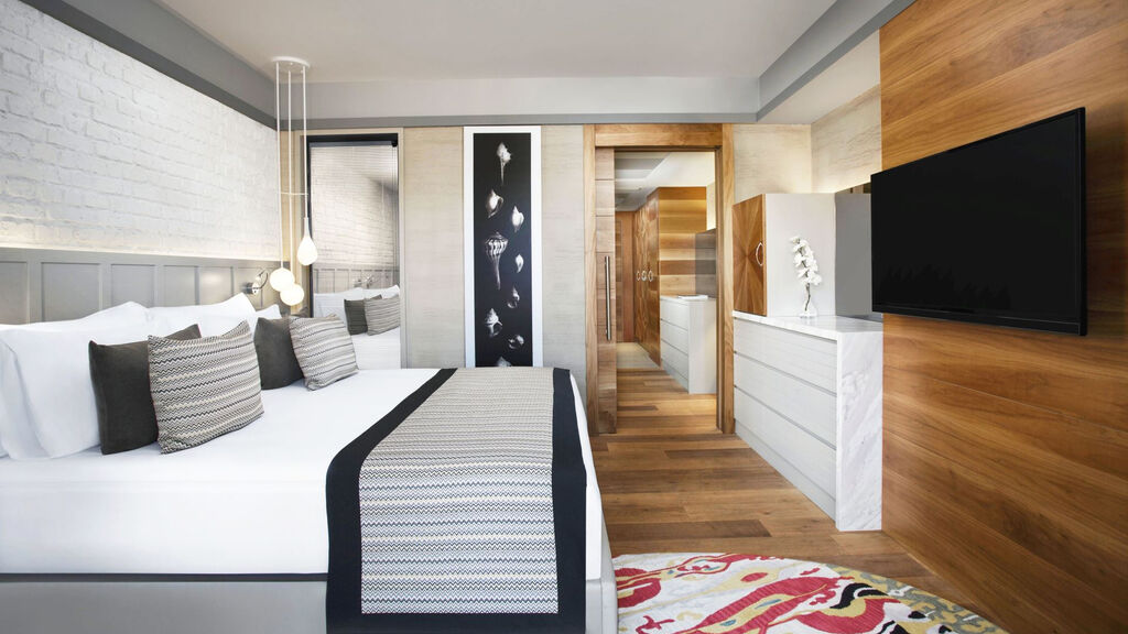 Acanthus Cennet Barut Collection