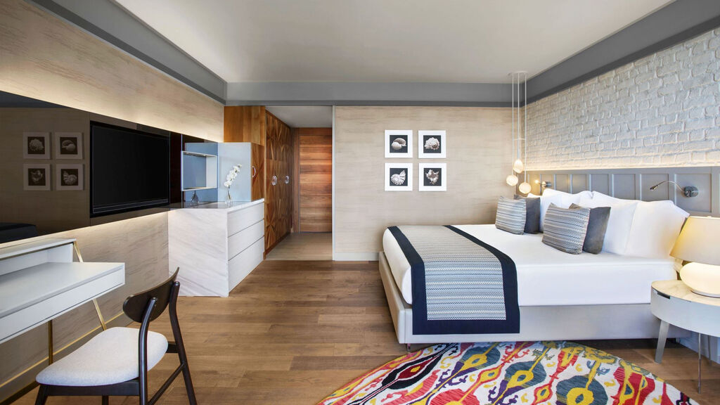 Acanthus Cennet Barut Collection