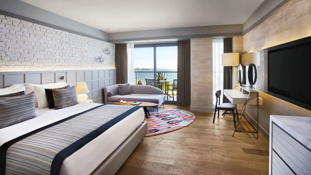 Acanthus Cennet Barut Collection