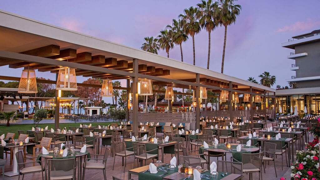 Acanthus & Cennet Barut Collection