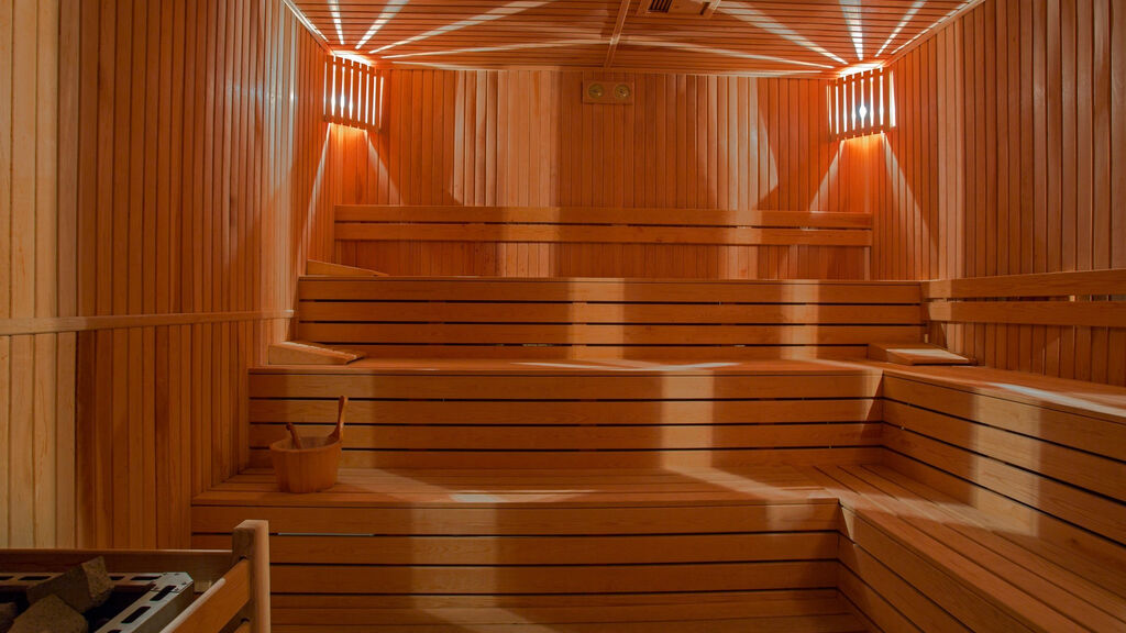 Acanthus & Cennet Barut Collection