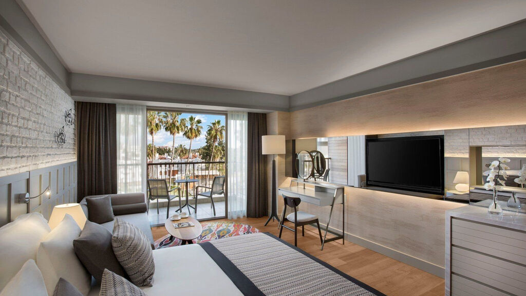 Acanthus Cennet Barut Collection