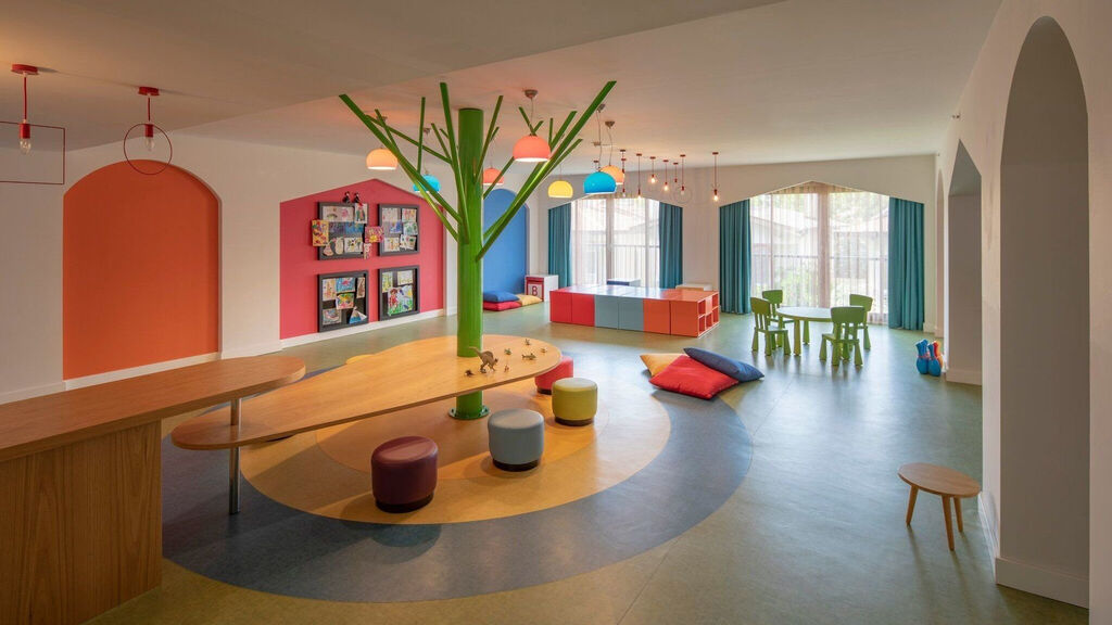 Acanthus Cennet Barut Collection