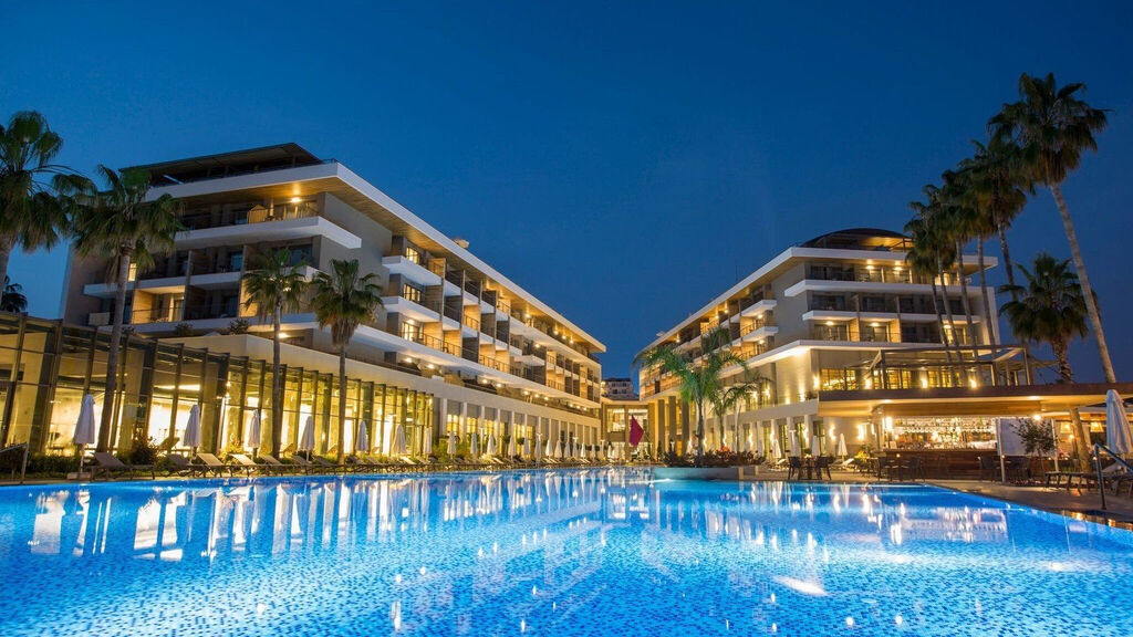 Acanthus Cennet Barut Collection