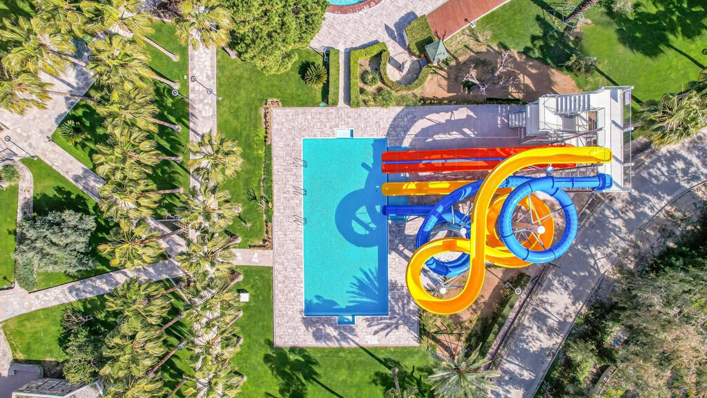 Arum Barut Collection