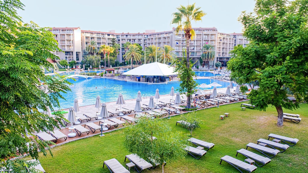 Arum Barut Collection