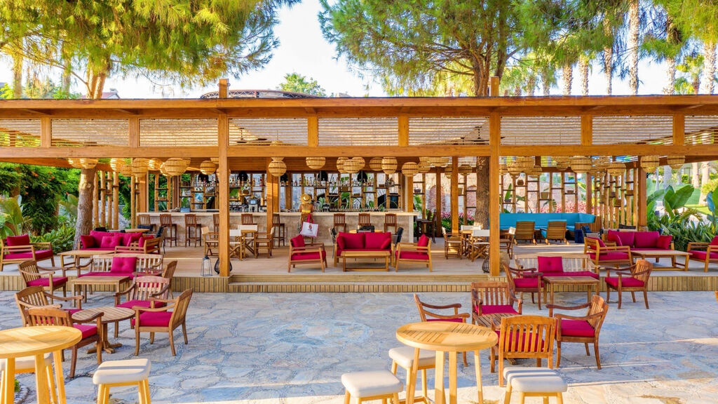 Arum Barut Collection