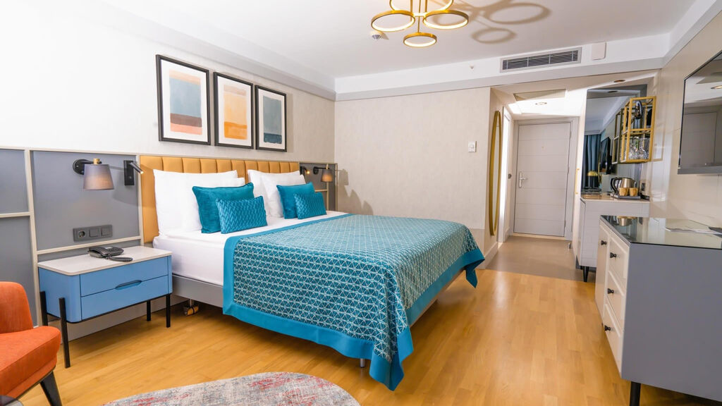 Arum Barut Collection