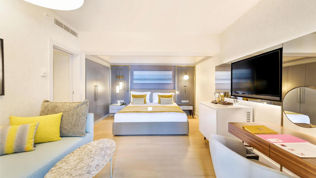 Arum Barut Collection