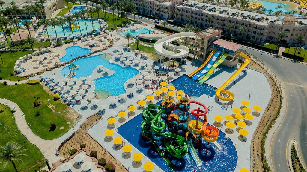 Beach Albatros Resort