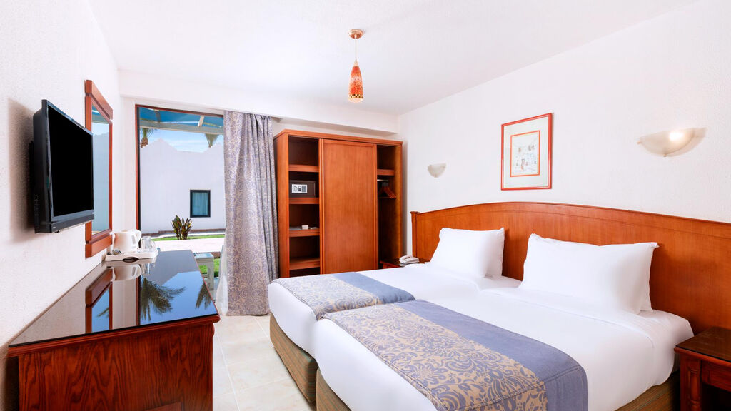 Beach Albatros Resort