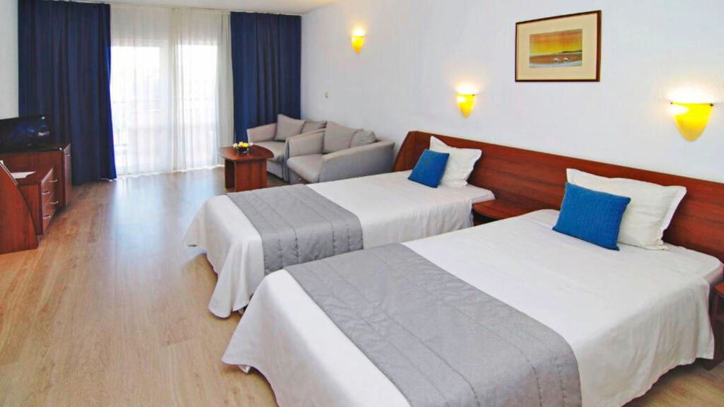 Bella Vista Beach Club