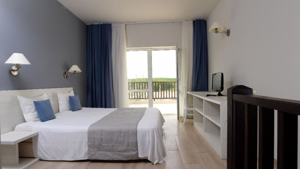 Bella Vista Beach Club