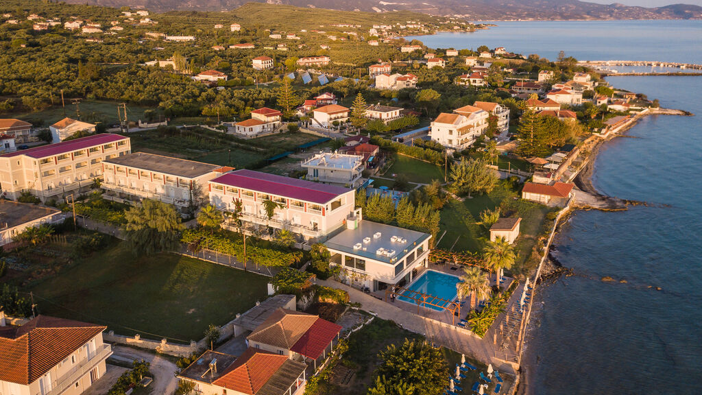 Belussi Beach Hotel & Suites