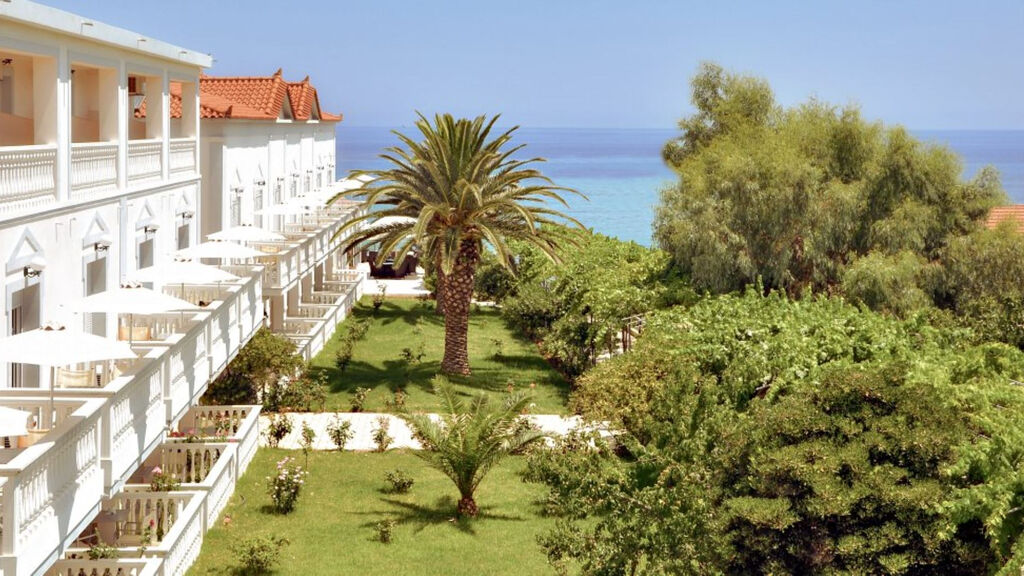 Belussi Beach Hotel & Suites