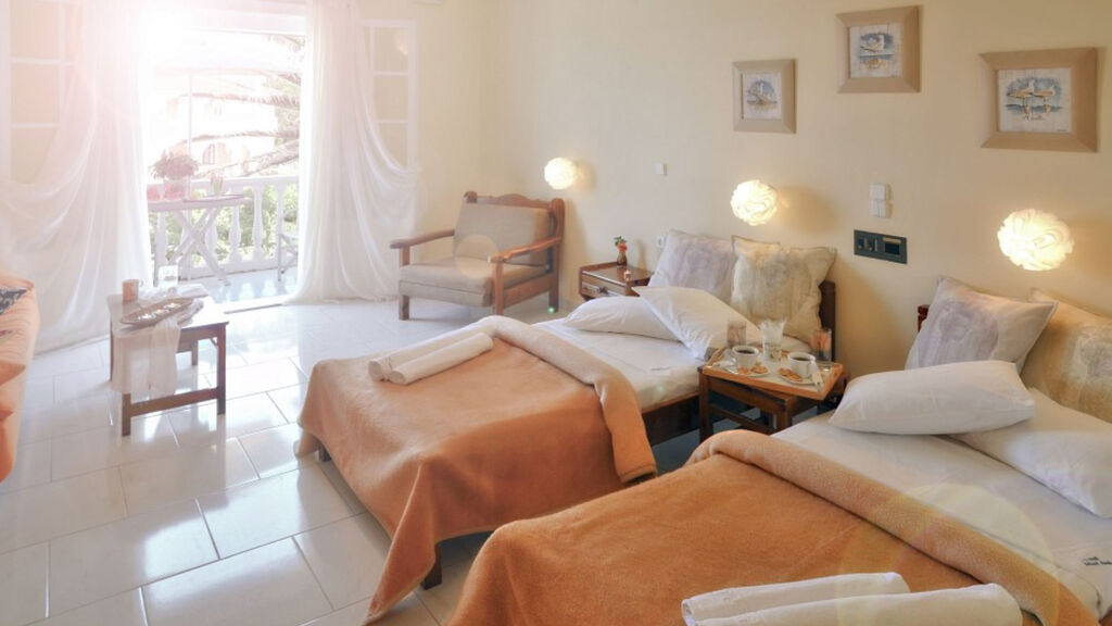 Belussi Beach Hotel & Suites