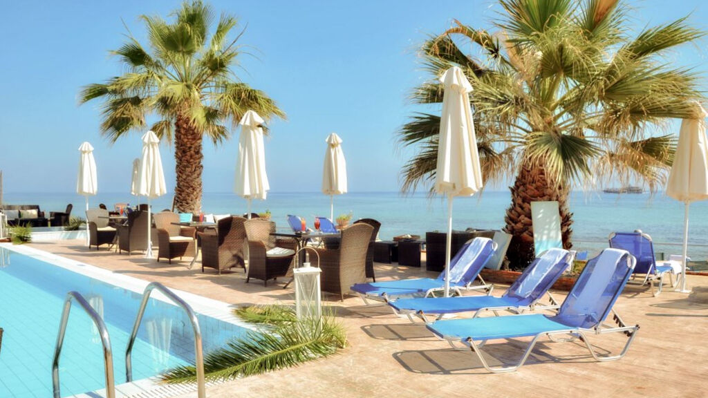 Belussi Beach Hotel & Suites