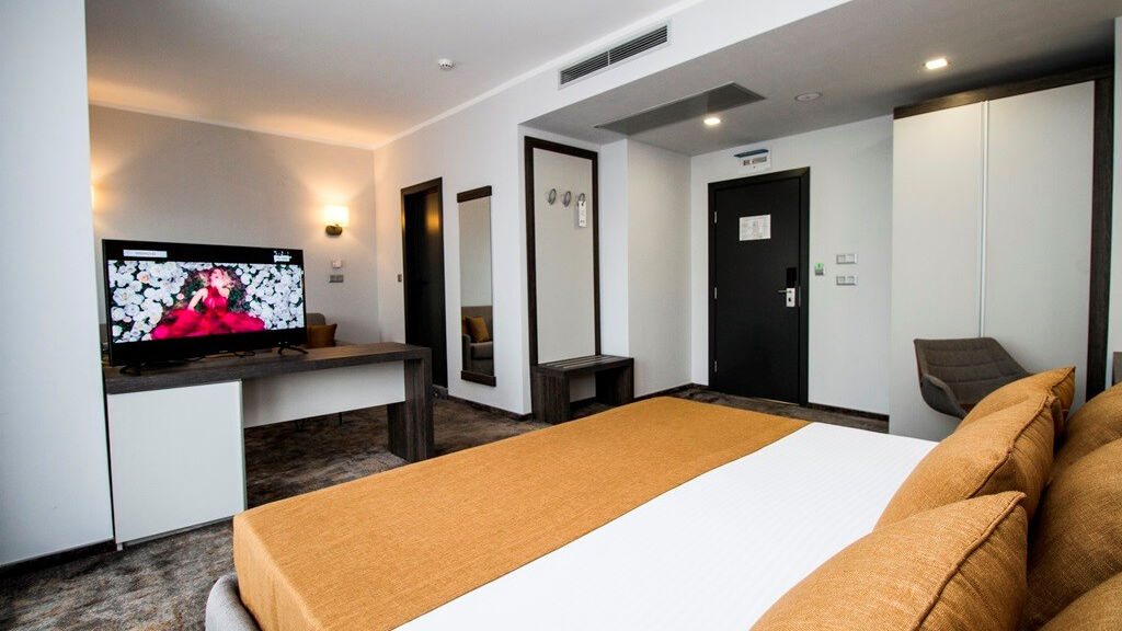 Best Western Plus Premium Inn