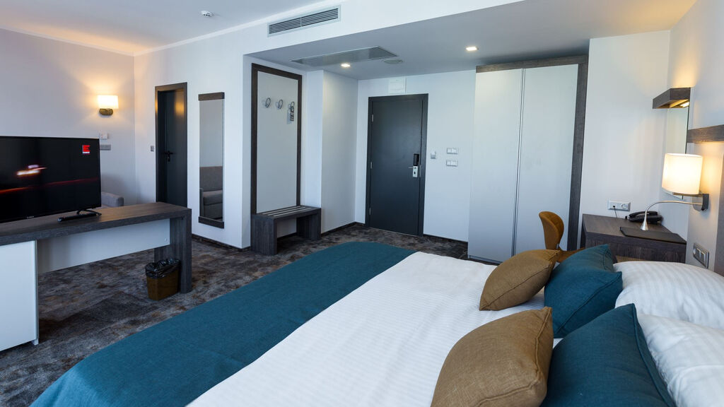 Best Western Plus Premium Inn & Casino