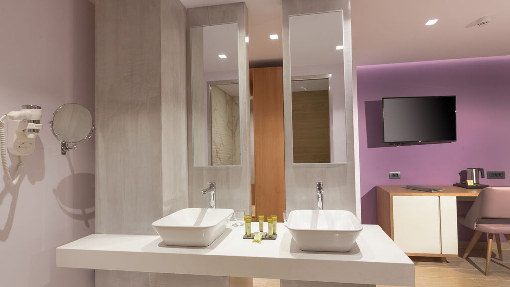 Blue Lagoon City Hotel