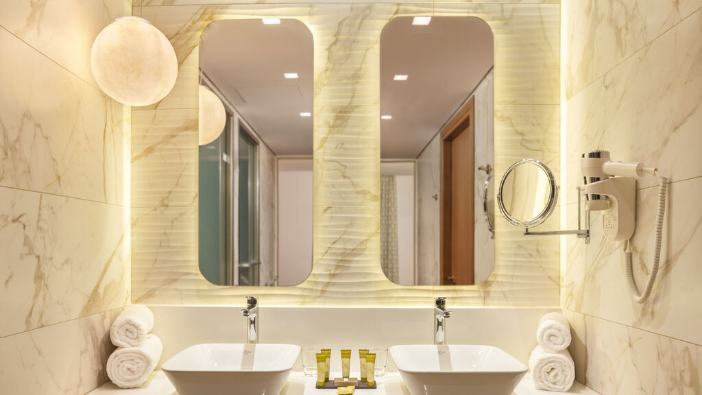 Blue Lagoon City Hotel