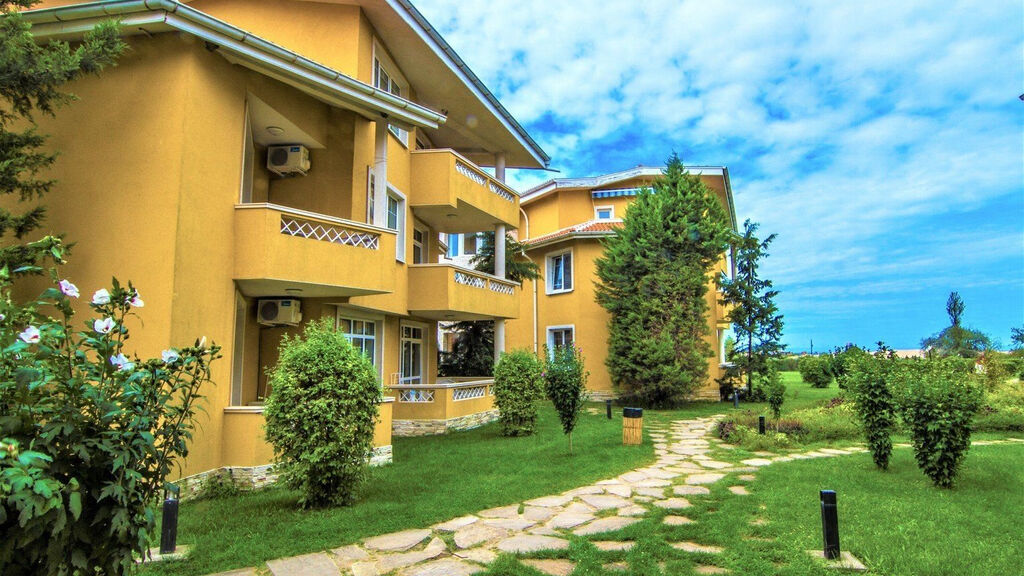 Blue Orange Beach Resort